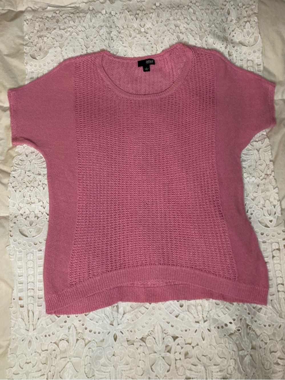 ana open-knit crew neck, short sleeved pink sweater. size L measurements in pics